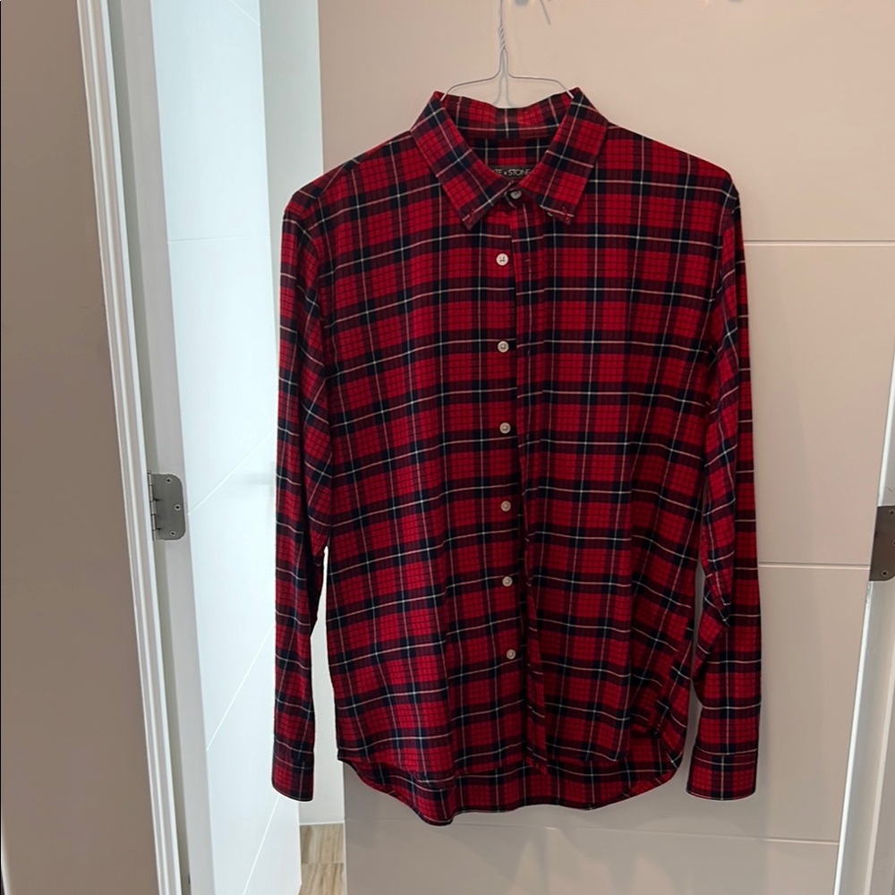 Slate & Stone Red and Blue Casual Button Down Shirt
